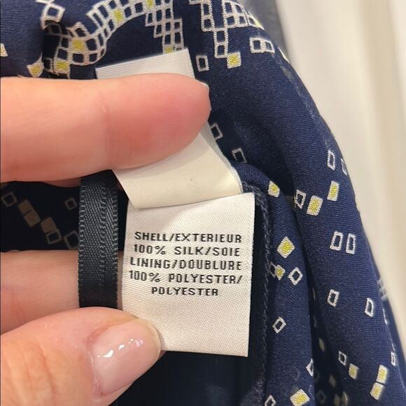 Diane Von Furstenberg Navy, White and Yellow Blouse, Size 10 - Picture 7 of 10